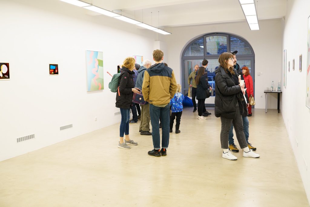 Visitors at Dávis Biró companion exhibition.